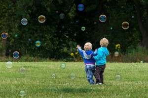 lovely depiction of free spirited children by Carolyn Eaton - https://www.flickr.com/people/carolyneaton/